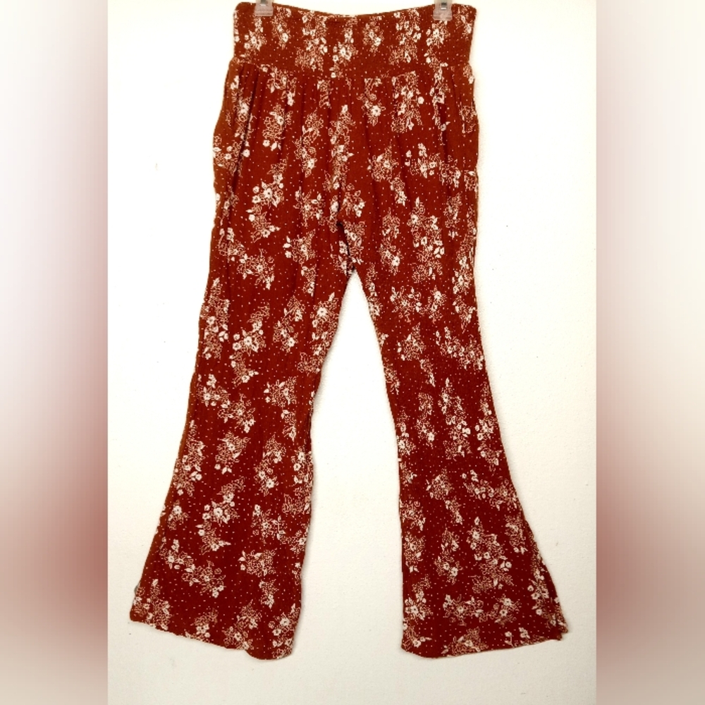 Comfort, stretch pants bootleg large